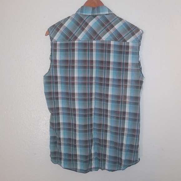 Swiss Cross L Sleeveless Plaid Fishing Top - Picture 2 of 8